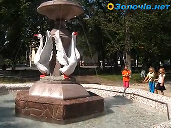 Запущено фонтан на літній період (відео)