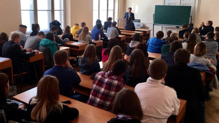 Тарас Батенко прочитав лекцію студентам львівського вишу