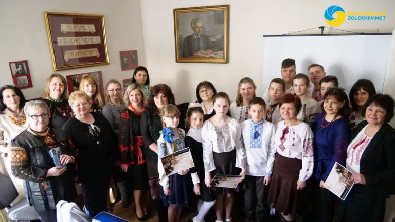 Учні та викладачі Золочівської музичної школи дали концерт у музеї композитора Станіслава Людкевича