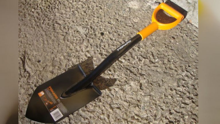 Як вибрати лопату для городу: види та особливості інструментів