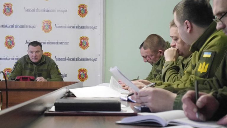 Просять громадян без нагальної потреби обмежити відвідування військових комісаріатів Львівщини