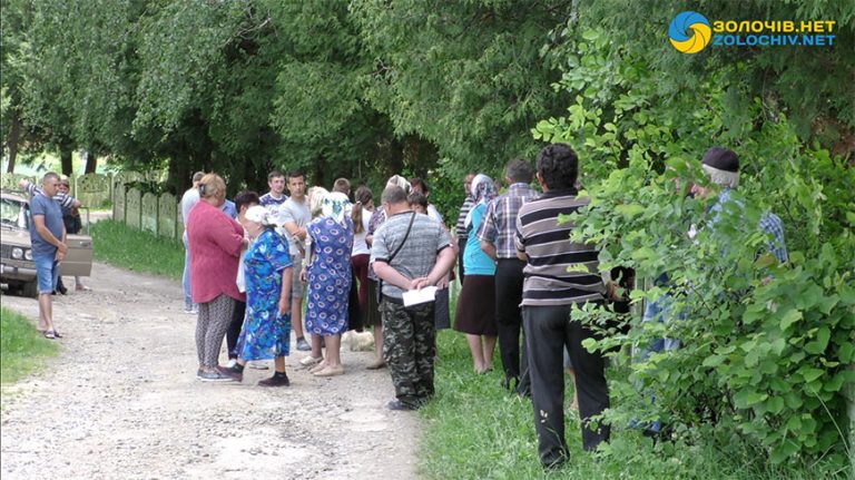 У селі Жуків люди обурені, що їм не дають землі (відео)