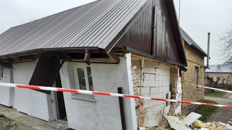 На Бущині внаслідок спалаху газу в житловому будинку відбулась руйнація стін – ДСНС (відео)