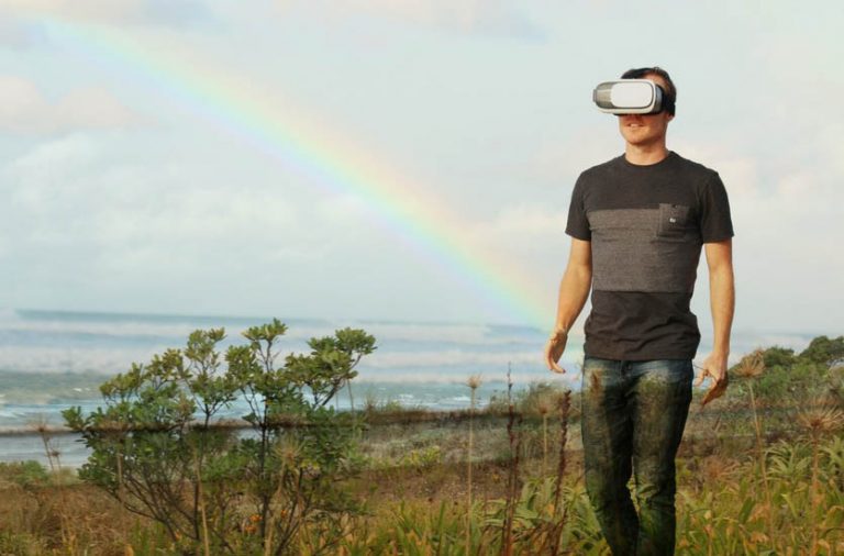Як побачити світ, не виходячи з дому? 6 способів подорожувати у віртуальній реальності