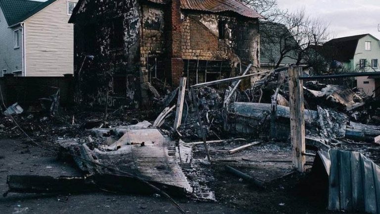 У Києві впав збитий літак окупантів Су-27