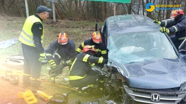 На дорозі Тернопіль-Львів у аварії загинуло 2 людей (відео)