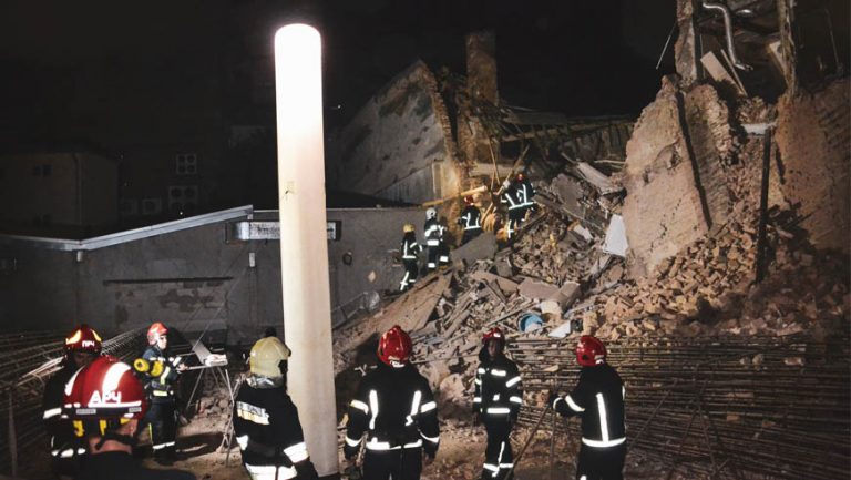 У центрі Львова відбулося руйнування житлового будинку (відео)