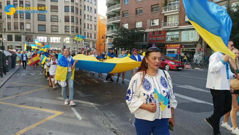 Діаспора в Іспанії провела марш на підтримку України (відео)
