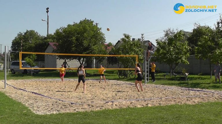 У Бродах відбувся турнір з пляжного волейболу (відео)