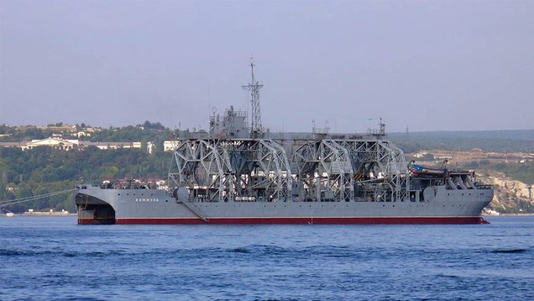 У ВМС підтвердили удар по судну рф в окупованому Криму